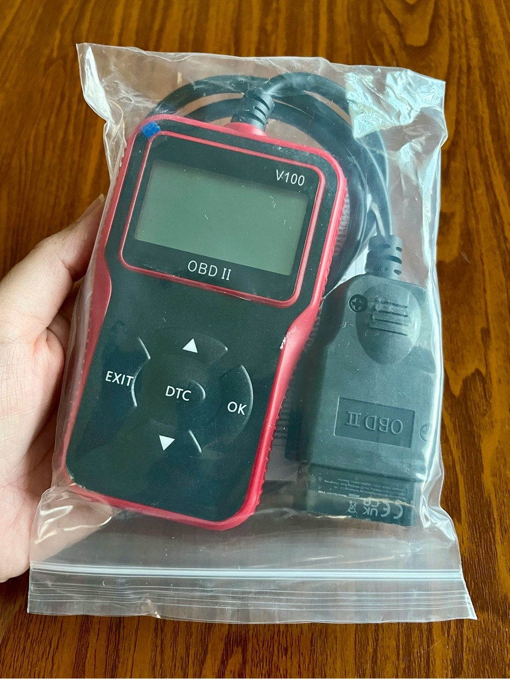 NEW V100 Car Diagnostic Tool OBD2 Scanner Automotive Engine Fault Code Reader - Picture 3 of 4